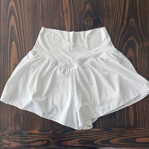 Aerie Offline Crossover Women's White Flowy Shorts Size Small
